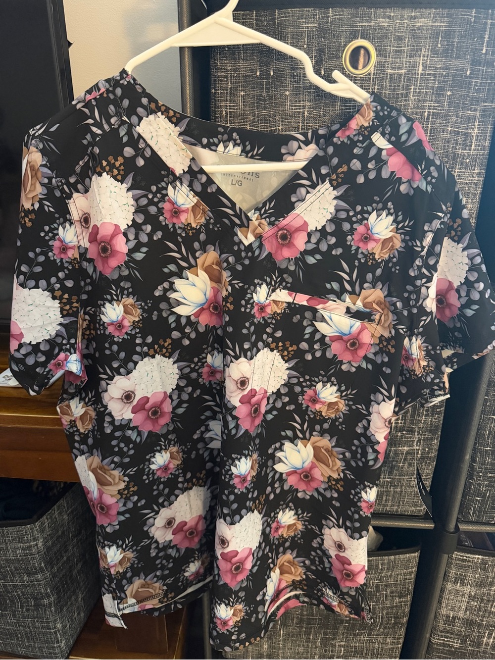 Top Size Large (scrubs)